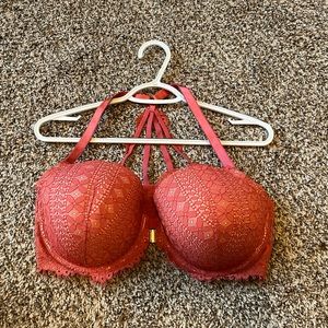 Victoria’s Secret Coral Bra 40DD